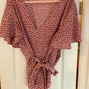 Beautiful blouse with flower print and belt new